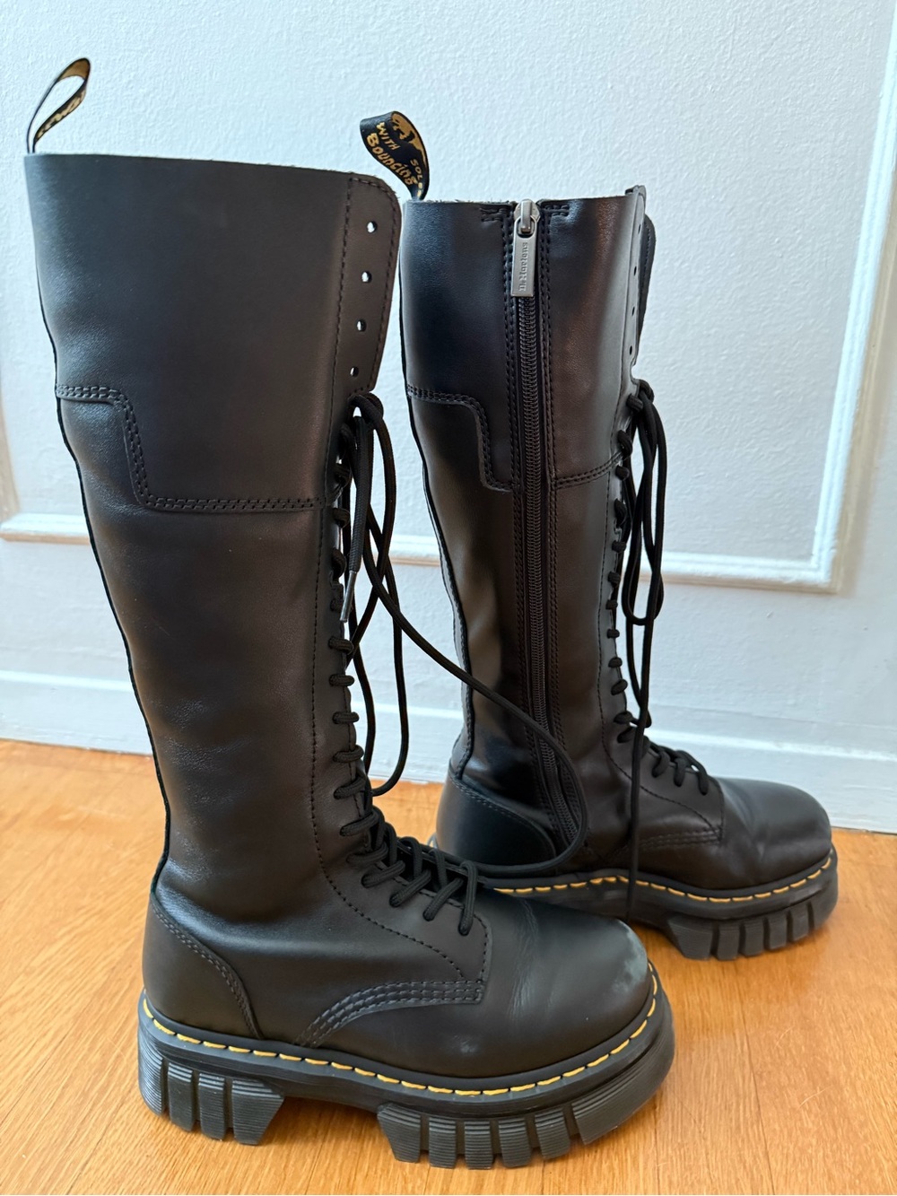 Dr. Martens Audrick 20-Eye Nappa Lux Platform Boots - US 6 / EU 37 - Picture 6 of 8